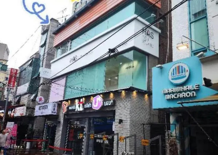 弘大跃层露台大房间 机场地铁直达 3分钟步行地铁站 Hongdae, Airport Express,metro 3min,duplex Big Party Séoul
