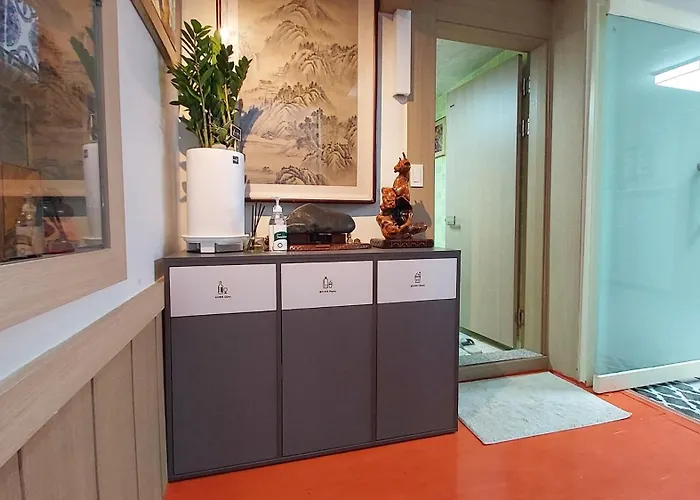 弘大跃层露台大房间 机场地铁直达 3分钟步行地铁站 Hongdae, Airport Express,metro 3min,duplex Big Party *